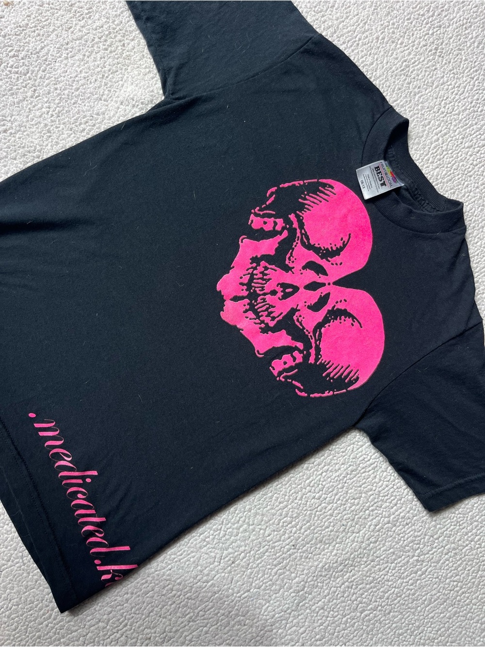 Vintage 90s Y2K Fruit Of The Loom Skulls Kissing Medicated Graphic Tshirt